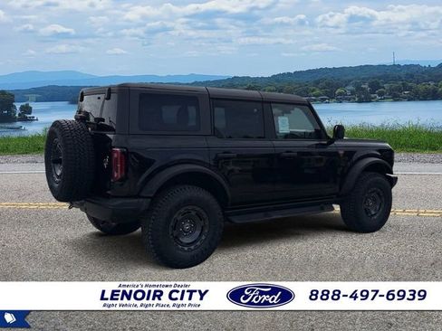 New 2025 Ford Bronco Badlands w/ Sasquatch Package image 3