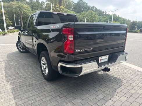 Used 2022 Chevrolet Silverado 1500 LT AWD/4WD image 2