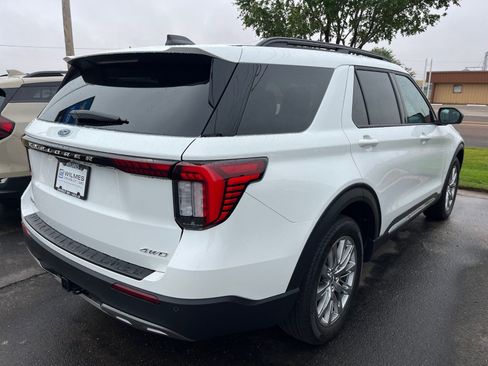Used 2025 Ford Explorer Active w/ Active Comfort Package AWD/4WD image 6