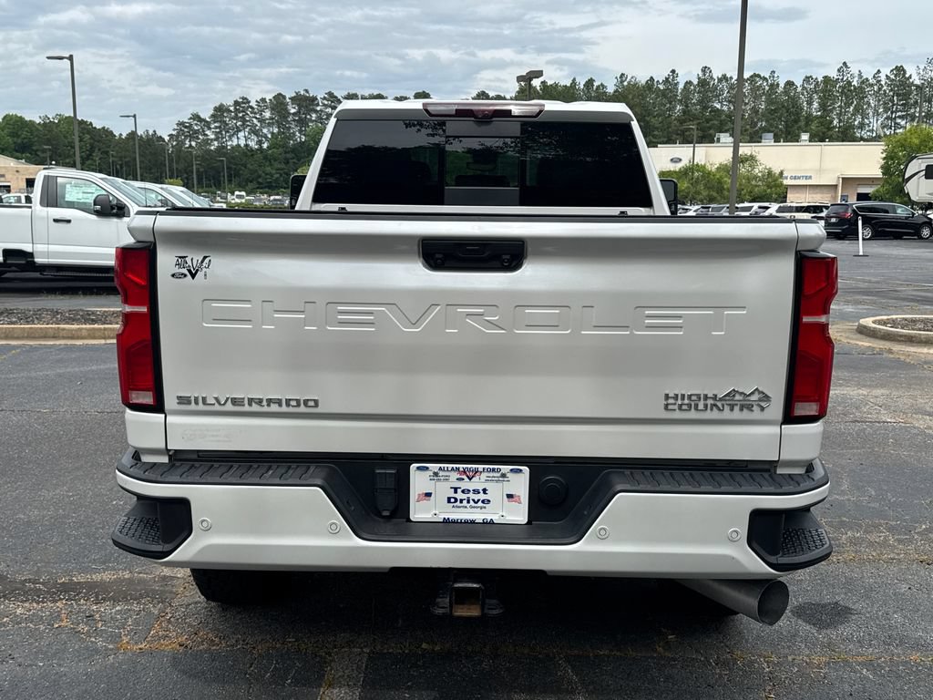 Used 2024 Chevrolet Silverado 2500 High Country w/ High Country Premium Package AWD/4WD image 6