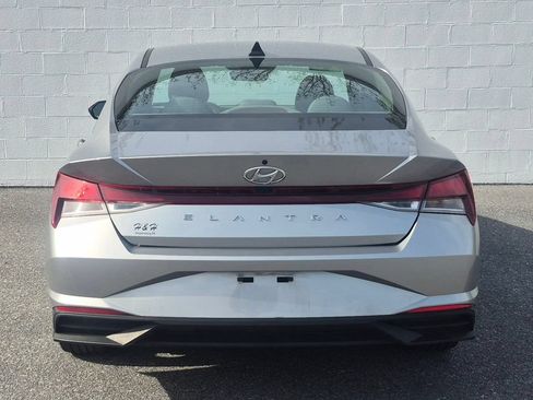 Used 2023 Hyundai Elantra SEL w/ Convenience Package FWD image 15