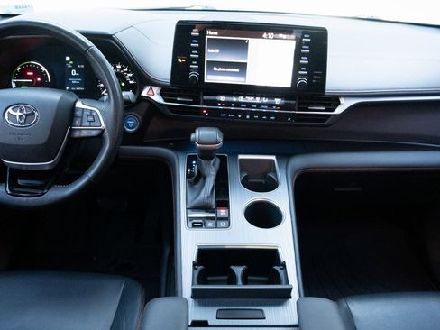 Used 2021 Toyota Sienna XSE image 21