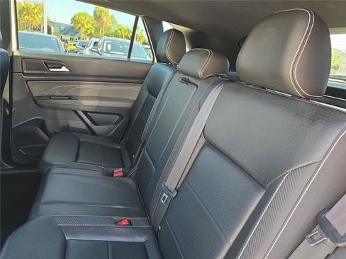 Used 2022 Volkswagen Atlas Cross Sport SEL R-Line AWD/4WD image 13
