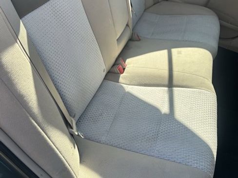 Used 2012 Toyota Camry L image 10