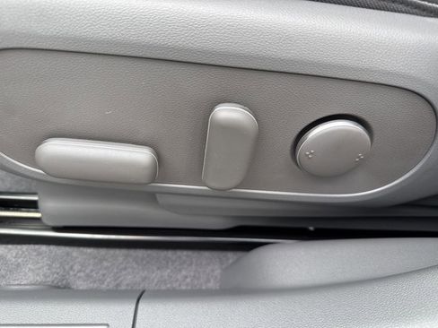 Used 2025 Hyundai Ioniq 5 SEL image 36