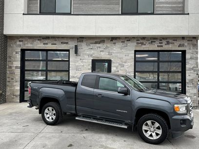 Used 2017 GMC Canyon SLE w/ SLE Convenience Package
