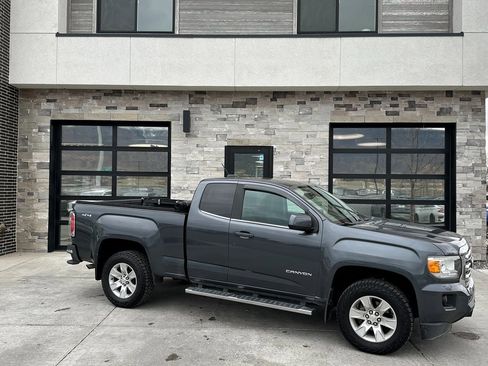 Used 2017 GMC Canyon SLE w/ SLE Convenience Package image 1