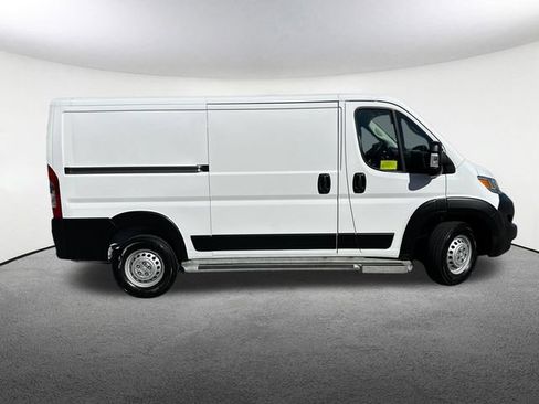 Used 2025 RAM ProMaster 2500 w/ U-Haul Equipment Group FWD image 13