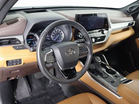 Used 2020 Toyota Highlander Platinum AWD/4WD image 7