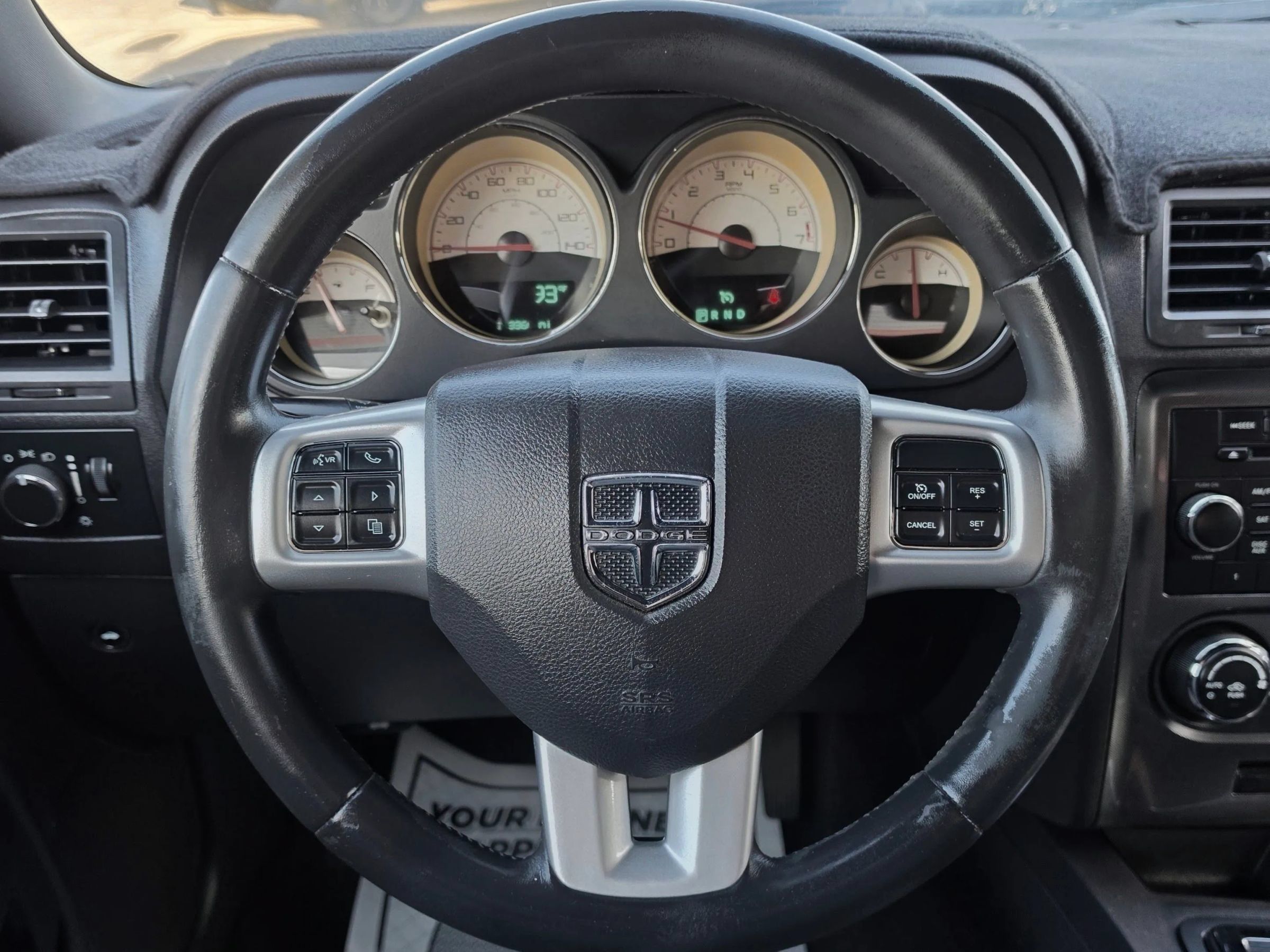 Used 2014 Dodge Challenger SXT RWD image 10