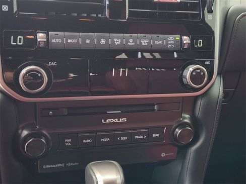 Used 2023 Lexus GX 460 Premium image 17