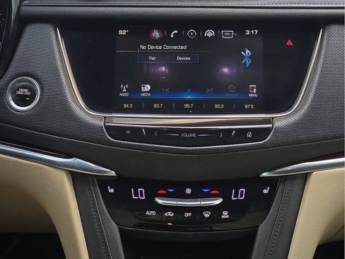 Used 2017 Cadillac XT5 Luxury w/ Driver Awareness Package FWD image 11