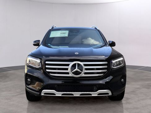 Used 2025 Mercedes-Benz GLB 250 4MATIC image 2