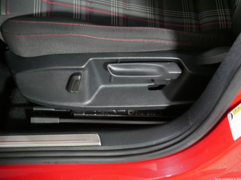 Used 2015 Volkswagen GTI S FWD image 20