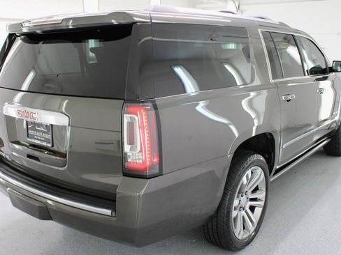 Used 2019 GMC Yukon XL Denali w/ Denali Ultimate Package AWD/4WD image 10