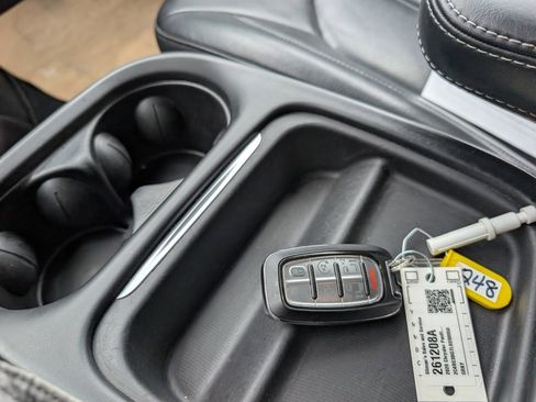 Used 2020 Chrysler Pacifica Touring-L w/ Advanced Safetytec Group image 33