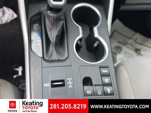 Used 2023 Toyota Highlander LE AWD/4WD image 22