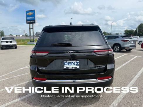 Used 2023 Jeep Grand Cherokee Limited w/ Trailer Tow Prep Group (B) AWD/4WD image 5
