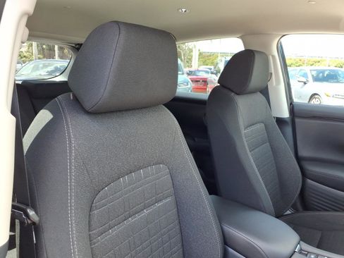 Used 2025 Honda HR-V LX image 8