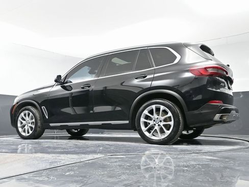 Used 2023 BMW X5 xDrive40i w/ Parking Assistance Package AWD/4WD image 52