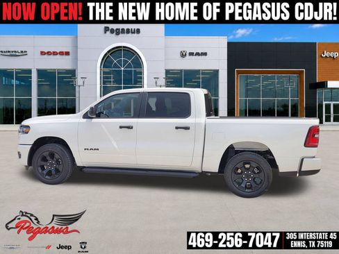 New 2026 RAM 1500 Express AWD/4WD image 3
