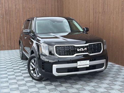 Used 2024 Kia Telluride LX image 11