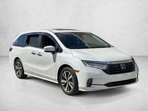 Used 2023 Honda Odyssey Touring image 3