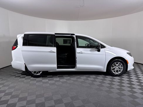 New 2026 Chrysler Voyager LX image 11