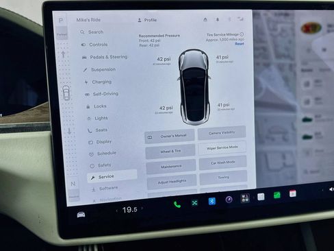 Used 2022 Tesla Model S AWD/4WD image 32