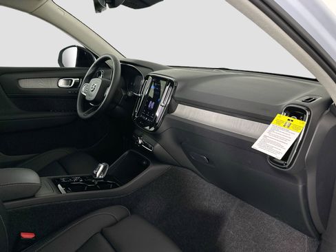 New 2026 Volvo XC40 B5 Ultra w/ Protection Package Premier image 27