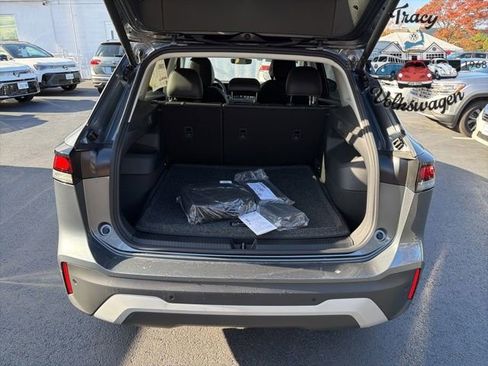 New 2026 Volkswagen Tiguan SE image 21