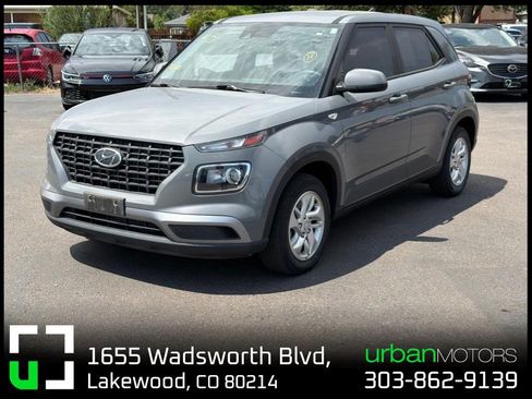 Used 2022 Hyundai Venue SE FWD image 1