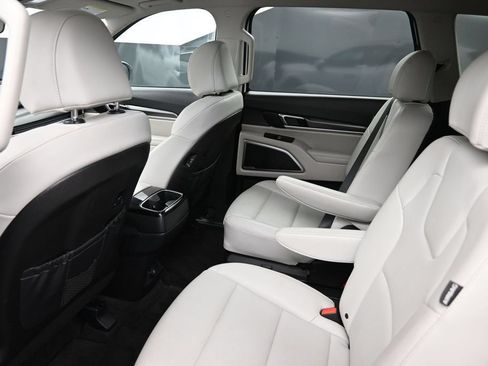 Used 2025 Kia Telluride S FWD image 20