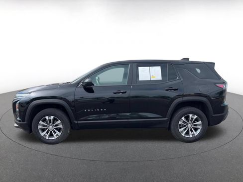 Used 2025 Chevrolet Equinox LT FWD image 9