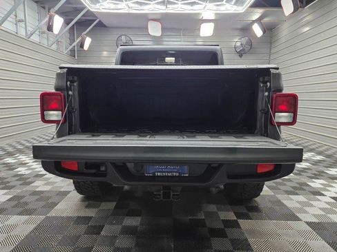 Used 2023 Jeep Gladiator Sport AWD/4WD image 10