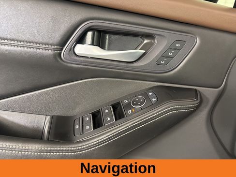 Used 2023 Nissan Rogue SL w/ SL Premium Package image 9