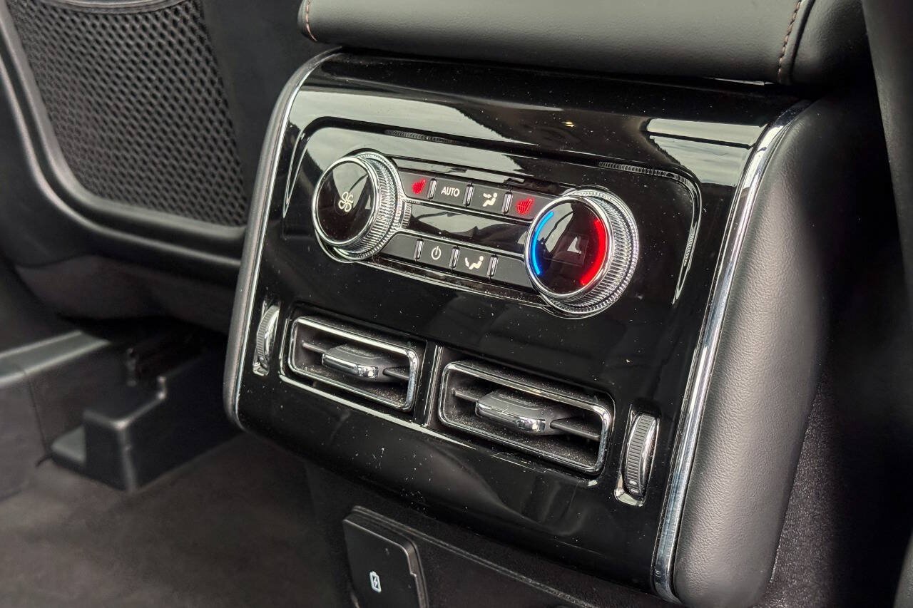 Used 2024 Lincoln Aviator AWD w/ Premium Package image 17