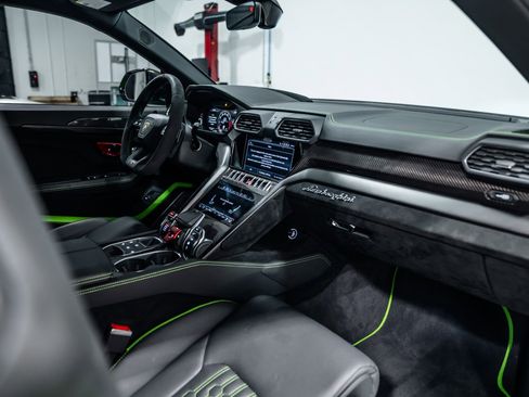 Used 2023 Lamborghini Urus Performante image 15