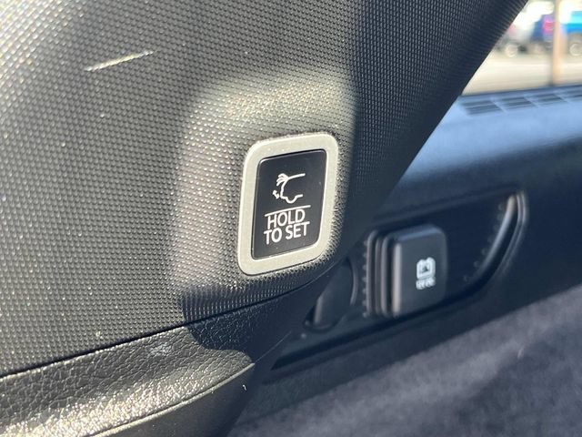 Used 2023 Jeep Grand Cherokee Summit AWD/4WD image 24