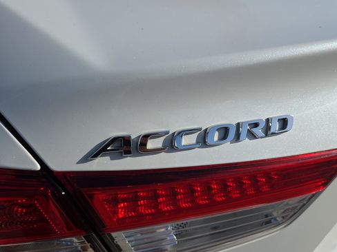 Used 2019 Honda Accord LX image 36