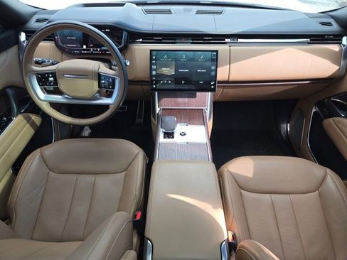 Used 2025 Land Rover Range Rover Autobiography image 11