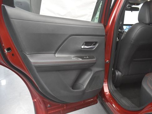 New 2025 Nissan Kicks SR image 16