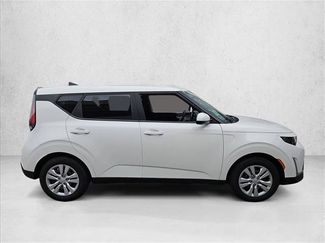 Used 2023 Kia Soul LX FWD video 4