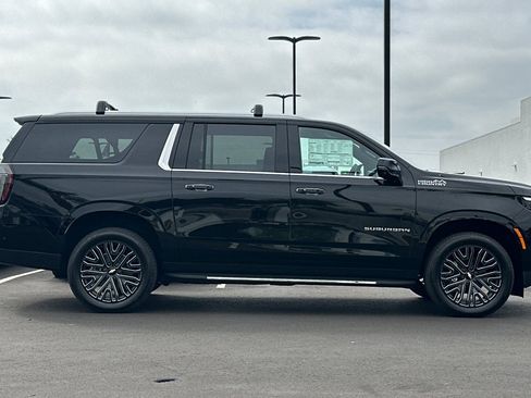 New 2026 Chevrolet Suburban High Country w/ LPO, Illumination Package image 3