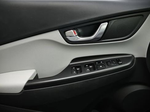 Used 2023 Hyundai Kona SE w/ Cargo Package image 14