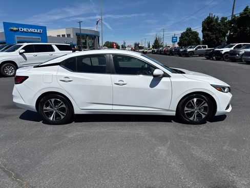 Used 2022 Nissan Sentra SV FWD image 8