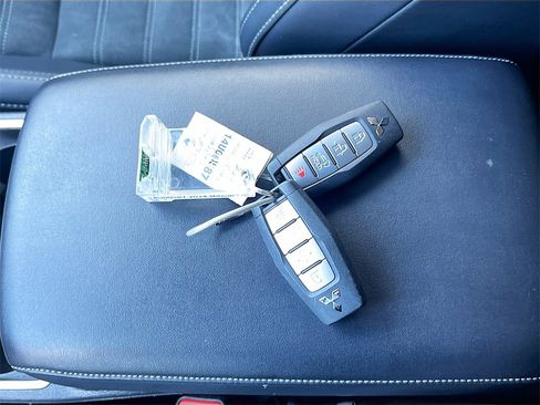 Used 2024 Mitsubishi Outlander FWD image 29