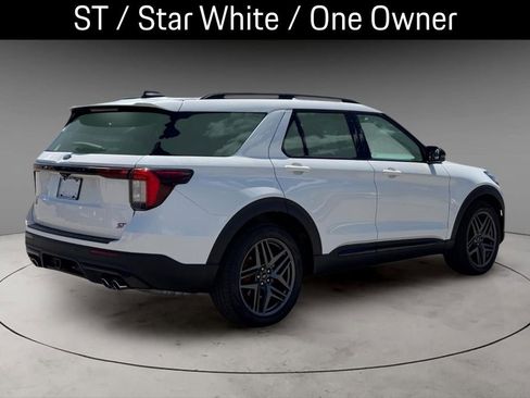 Used 2025 Ford Explorer ST AWD/4WD image 9