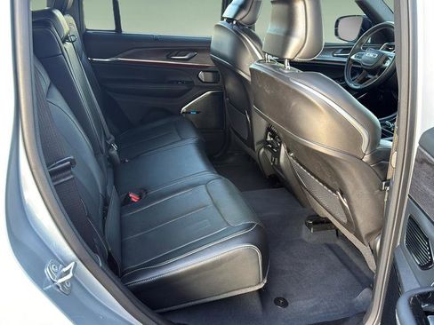 Used 2023 Jeep Grand Cherokee Overland w/ Advanced Protech Group III image 18