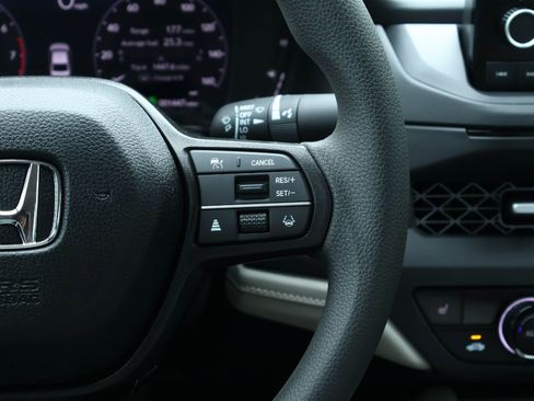 Used 2025 Honda Accord SE image 23